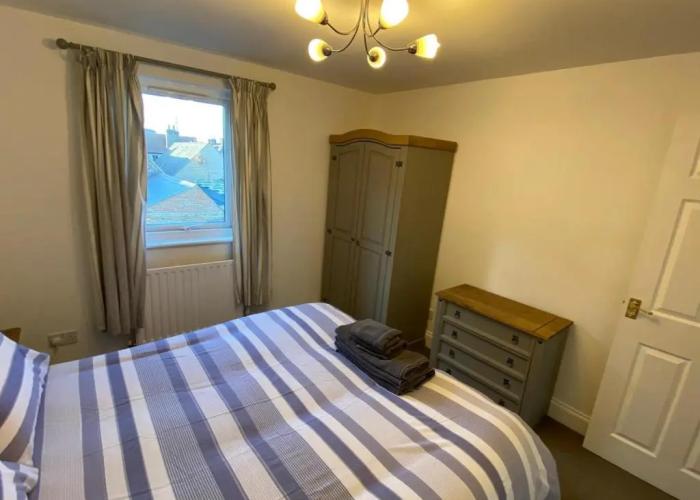 Penthouse Waterfront Apartment - St Neots