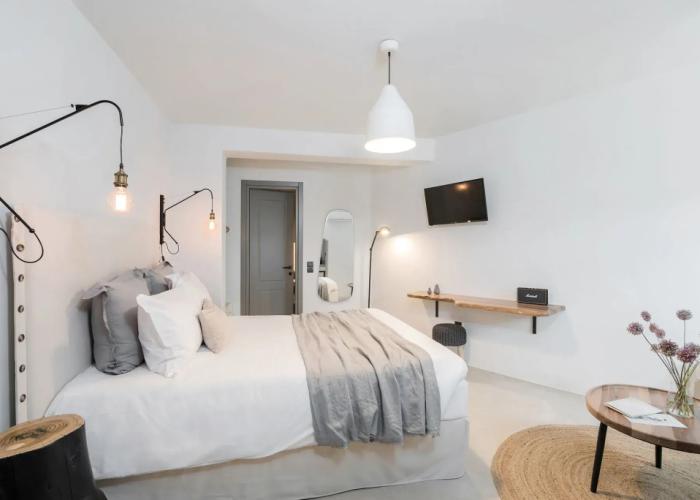 Chora Kythnos Suites