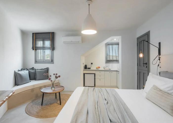 Chora Kythnos Suites