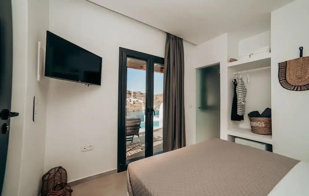 фото Ble Kythnos Suites