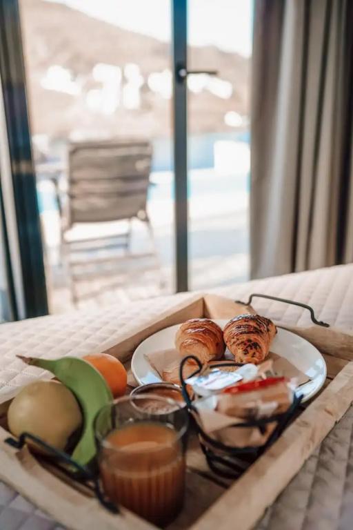 фото Ble Kythnos Suites