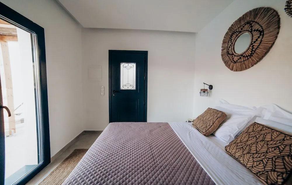 фото Ble Kythnos Suites