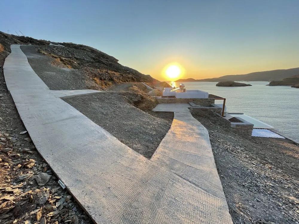 фото Ble Kythnos Suites