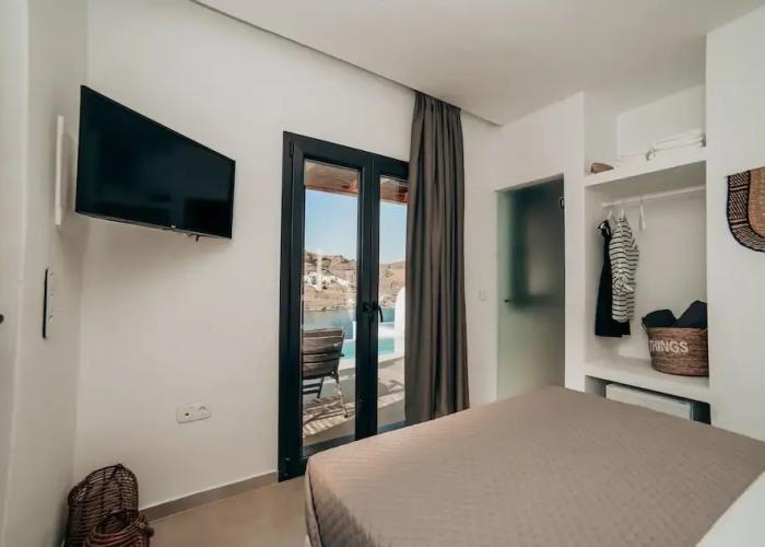 Ble Kythnos Suites