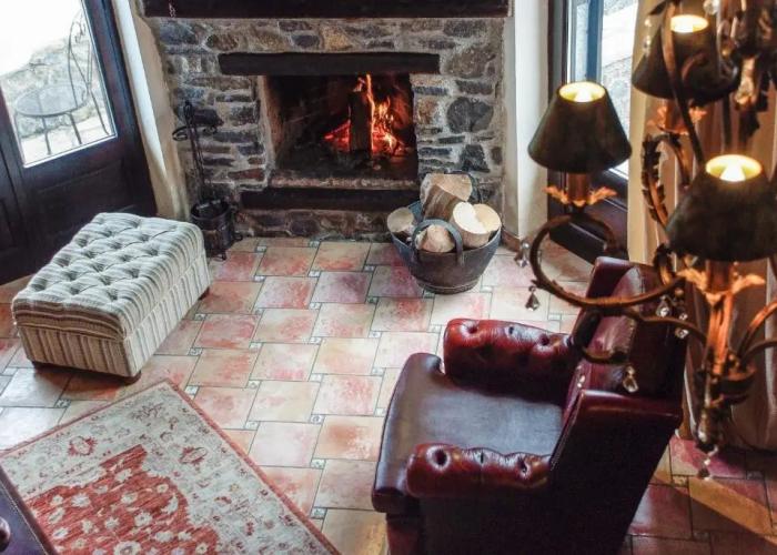 Ostra Menalon Luxury Suites