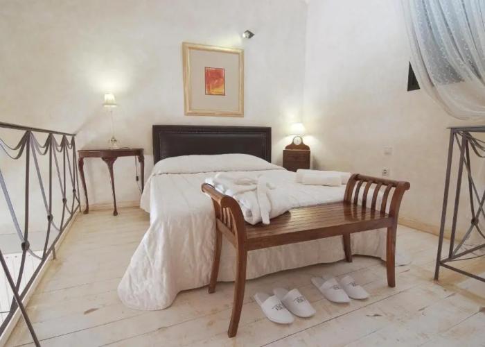 Ostra Menalon Luxury Suites