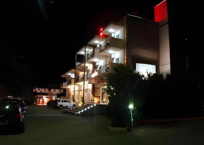 Maison Hotel