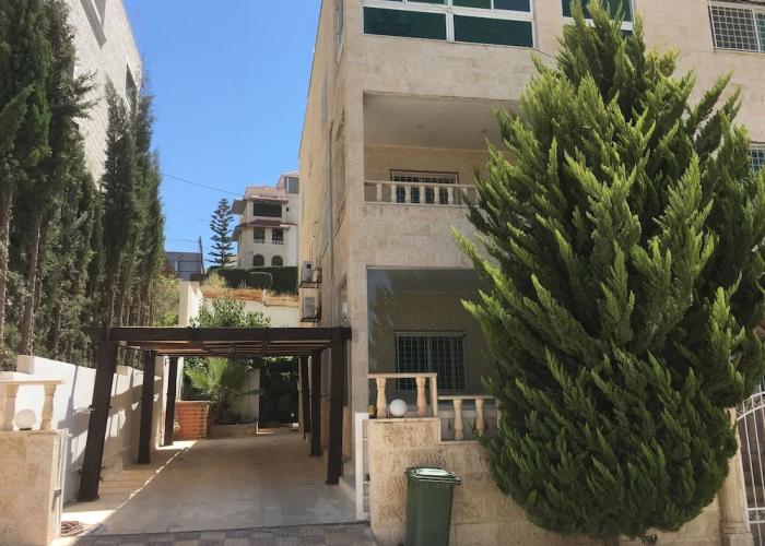 Dabouq luxury spaceous Apartment