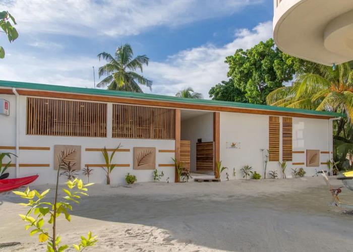 Dhiffushi White Sand Beach Hotel
