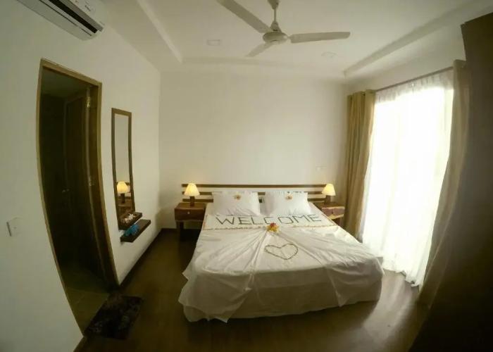 Dhiffushi White Sand Beach Hotel