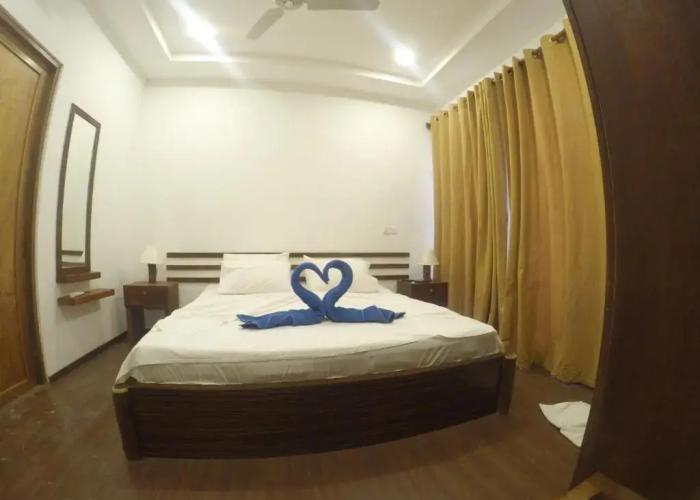 Dhiffushi White Sand Beach Hotel