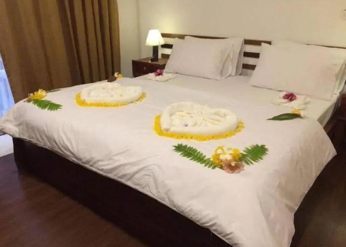 Dhiffushi White Sand Beach Hotel