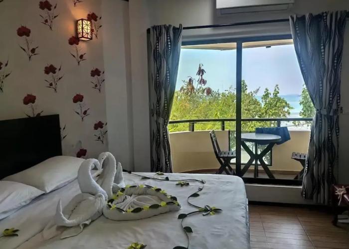 Crown Beach Villas Hotel