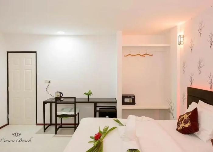 Crown Beach Villas Hotel