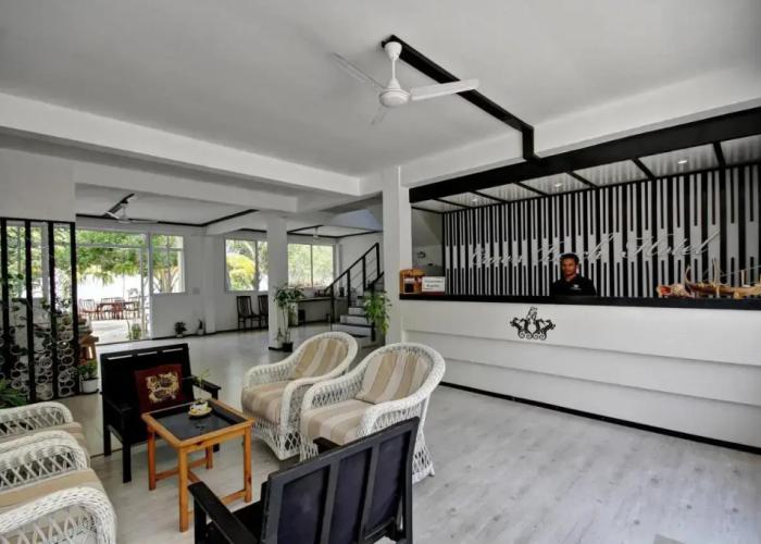 Crown Beach Villas Hotel