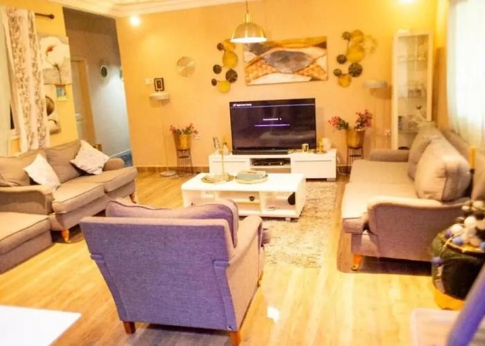 Nana Adu's Guesthouse