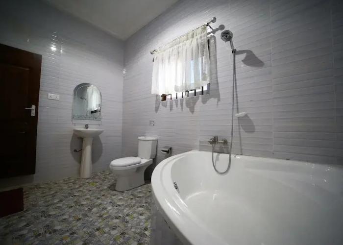RiverBreeze Hotel