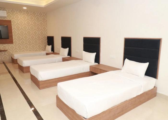 7 Vachan Lawns And Banquet