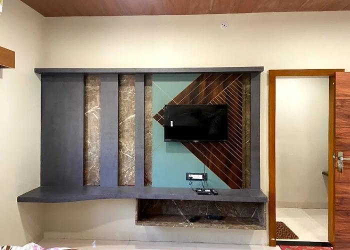 Purnima Hotel
