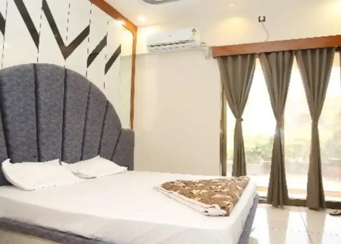 Purnima Hotel