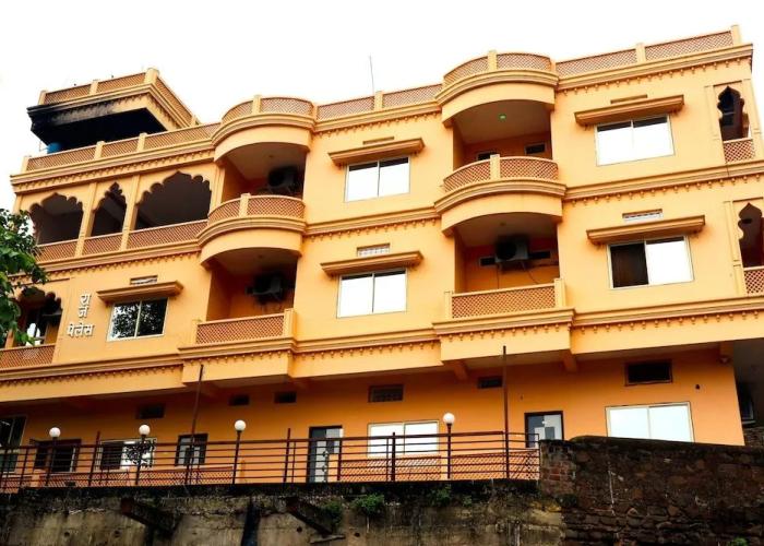 Hotel Raj Palace