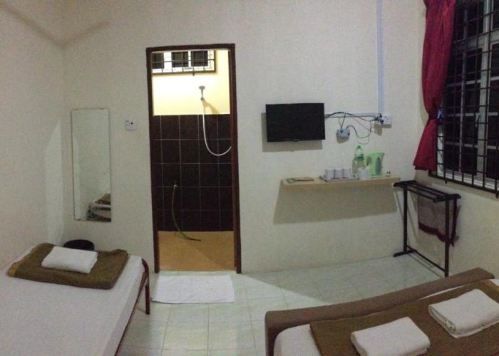 Semarak Beach Inn