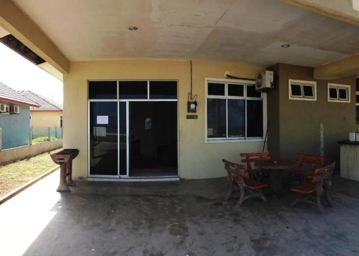 Semarak Beach Inn