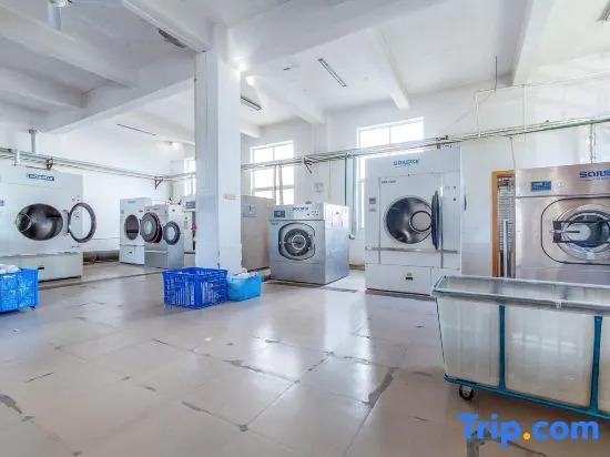 Tengchong Airport Sightseeing Hotel