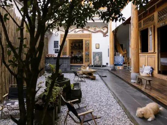 Lushang Youth Hostel