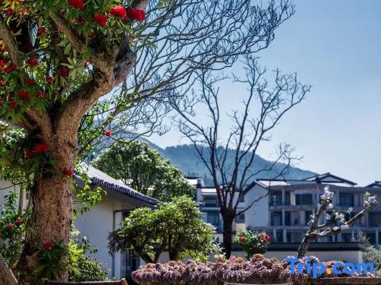 Tengchong Yunhaiju Hot Spring Courtyard Inn
