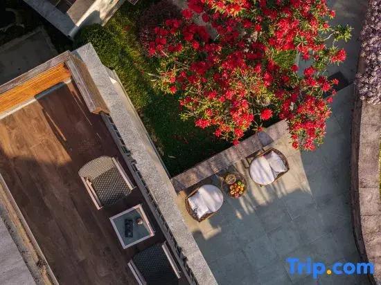 Tengchong Yunhaiju Hot Spring Courtyard Inn