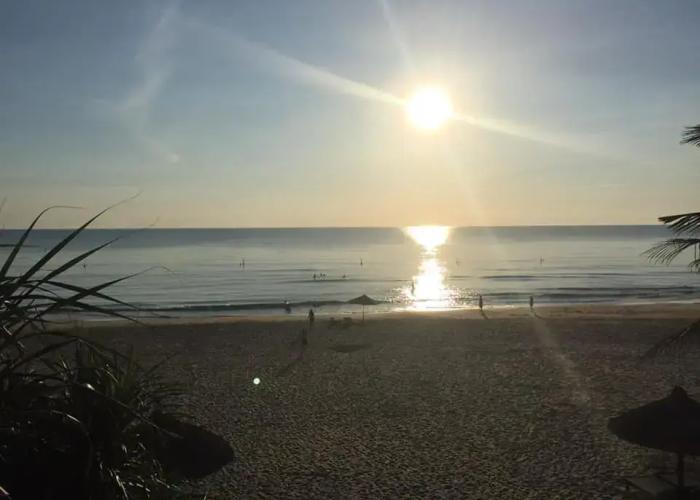 Lang Co Beach Resort