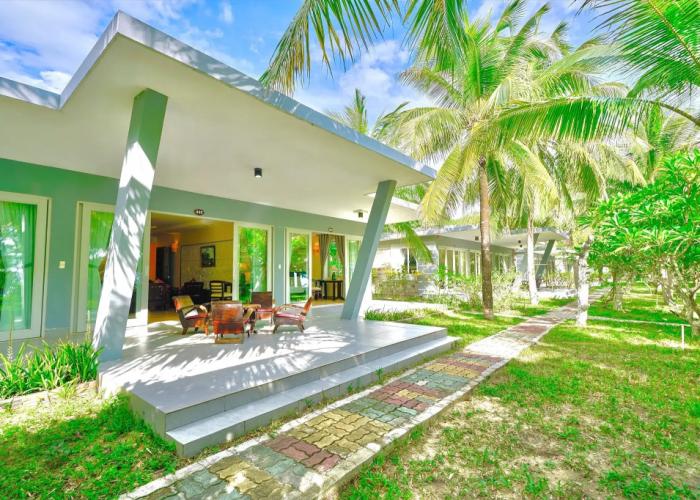 Lang Co Beach Resort