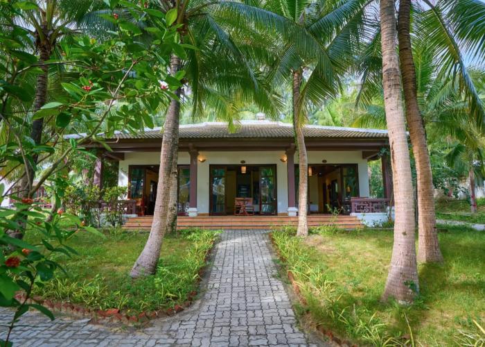 Lang Co Beach Resort