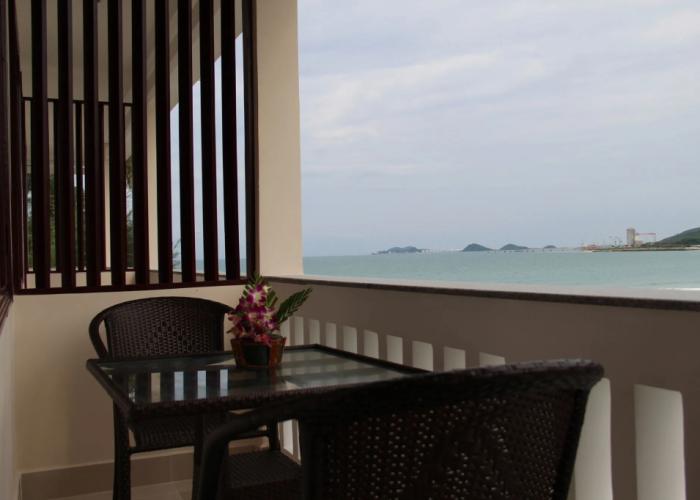 GM Doc Let Beach Resort & Spa