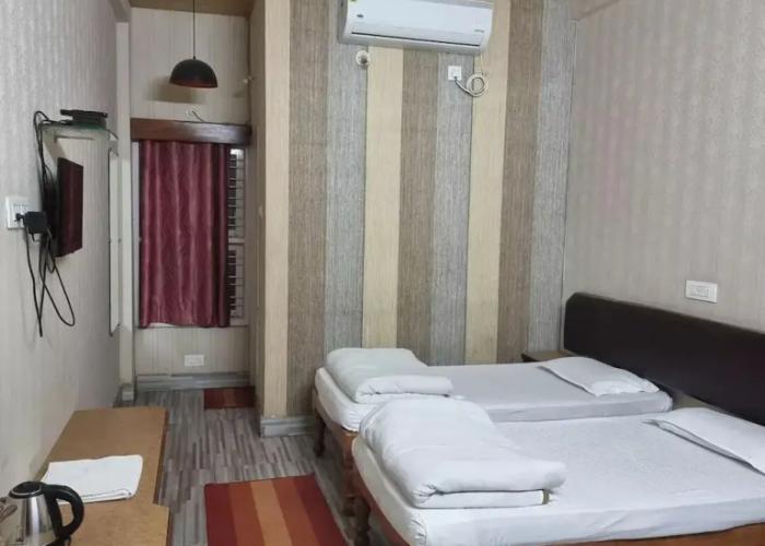 Hotel Shivani Palace
