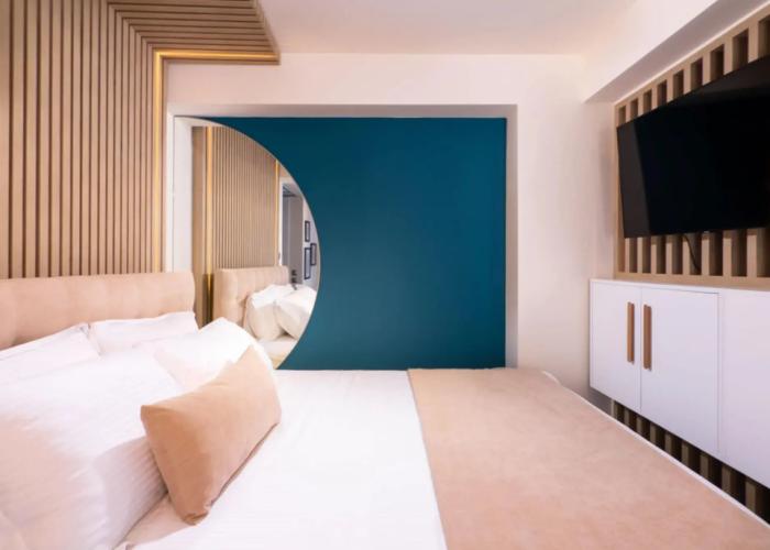 SKS Luxury Suites & Rooms