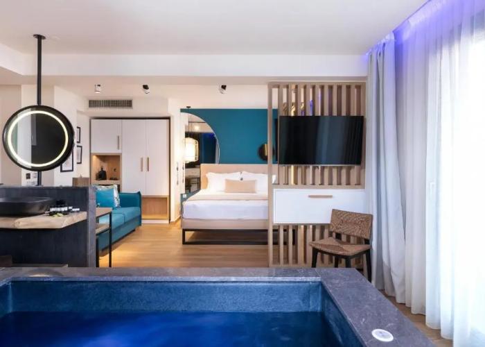SKS Luxury Suites & Rooms