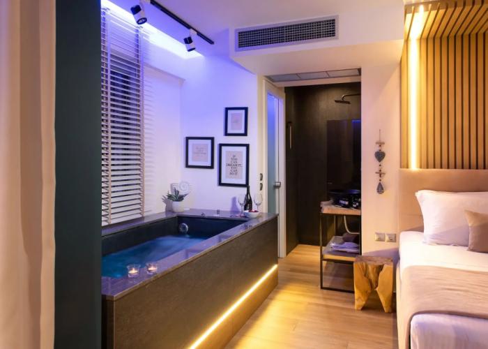 SKS Luxury Suites & Rooms