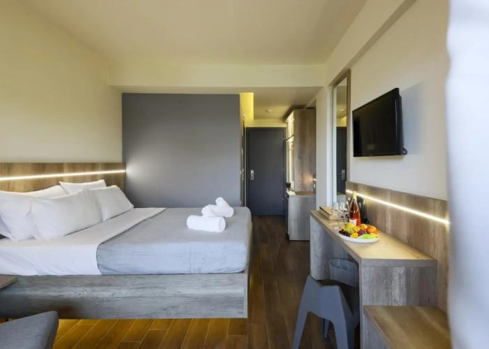 Yakinthos Hotel