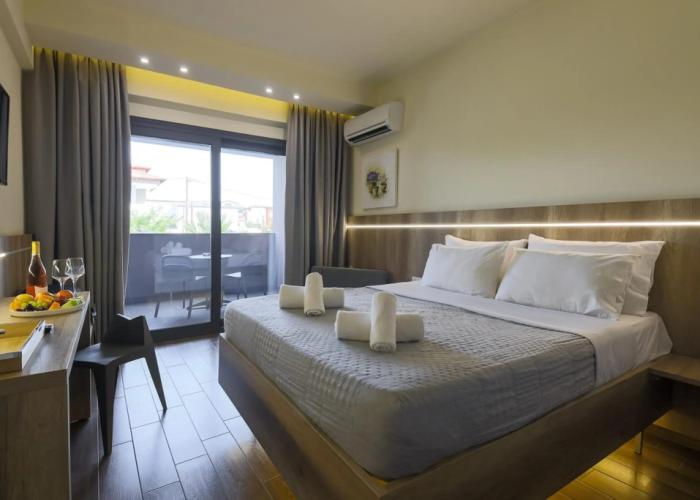 Yakinthos Hotel