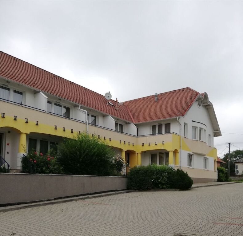 Triász Aparthotel