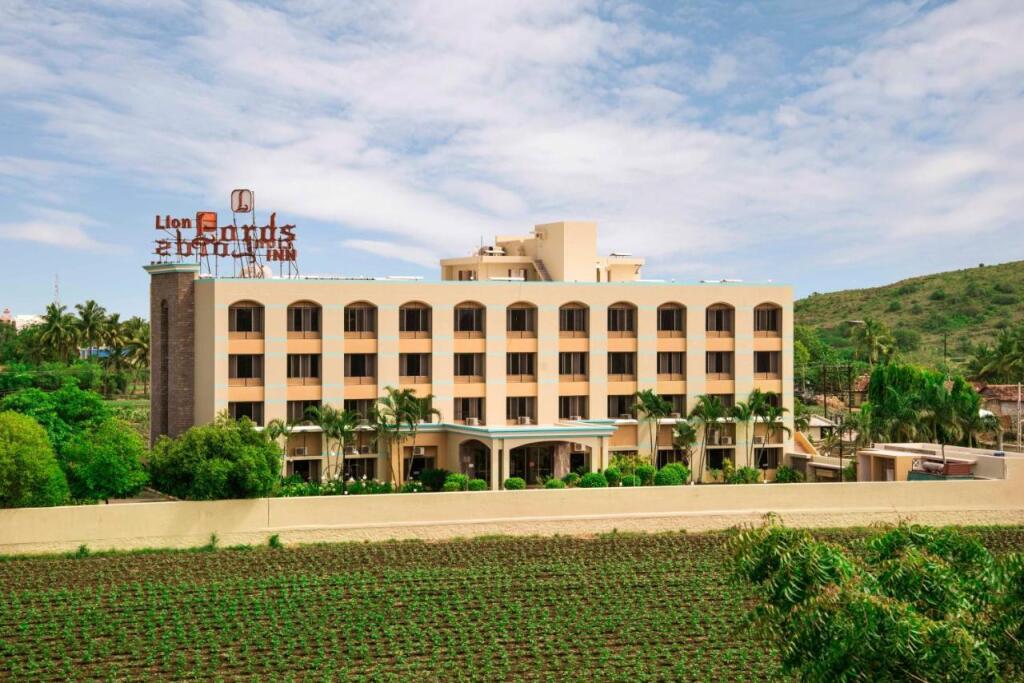 Lion Lords Inn Rajula