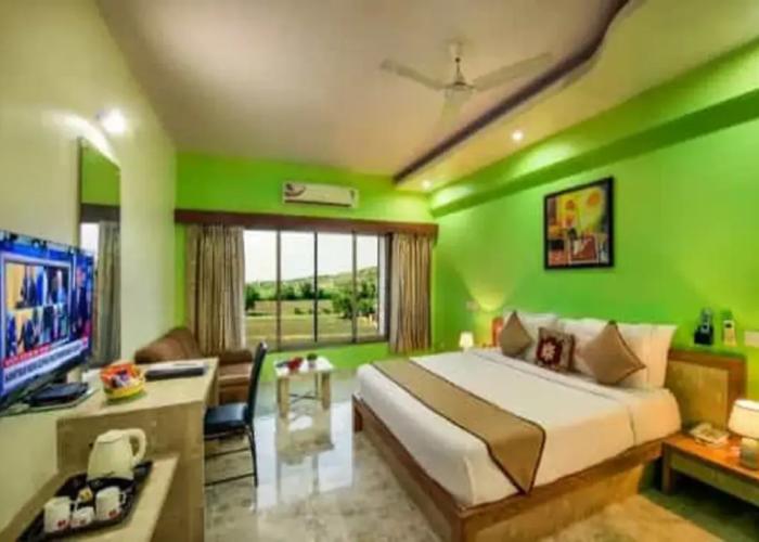Lion Lords Inn Rajula