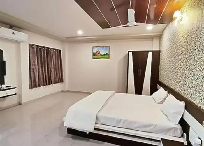 Hotel Tulsi Inn