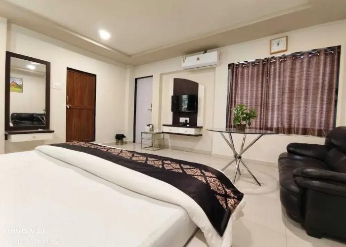 Hotel Tulsi Inn