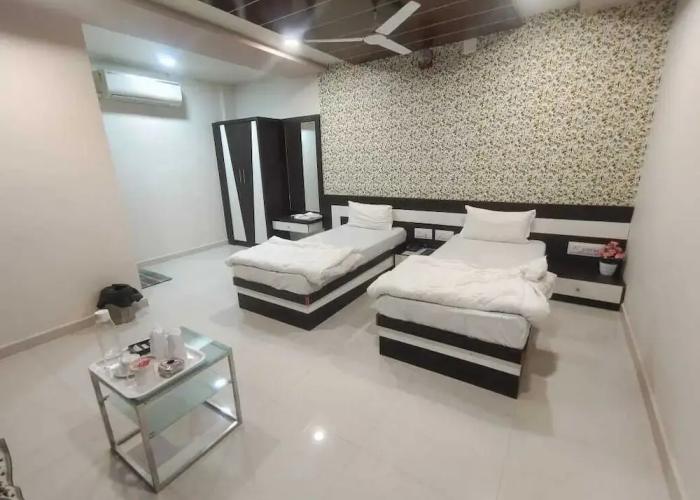 Hotel Tulsi Inn