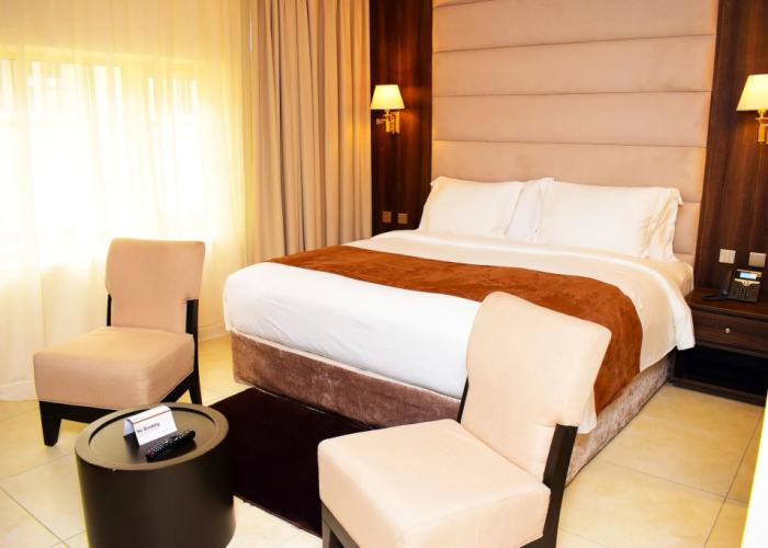 Monty Suites & Golf