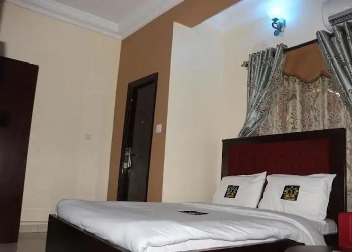 TommsVille Hotels