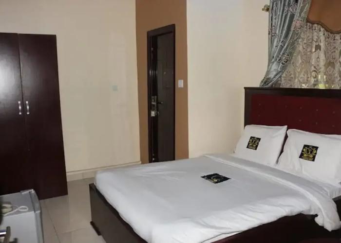 TommsVille Hotels